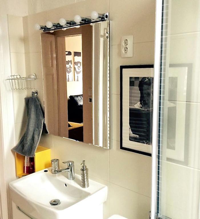 Hello Downtown Apartment - Broadway Budapest Bilik gambar