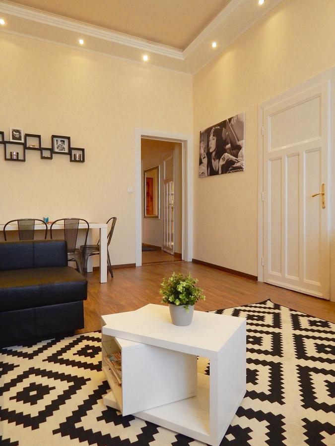 Hello Downtown Apartment - Broadway Budapest Luaran gambar